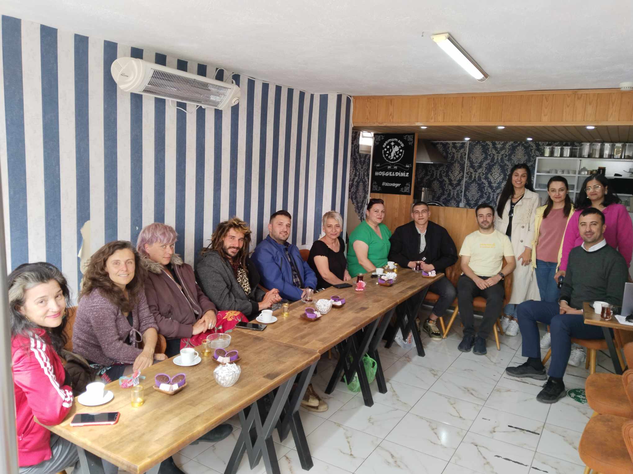 Out Can Be In – Прва мобилност - слика 1