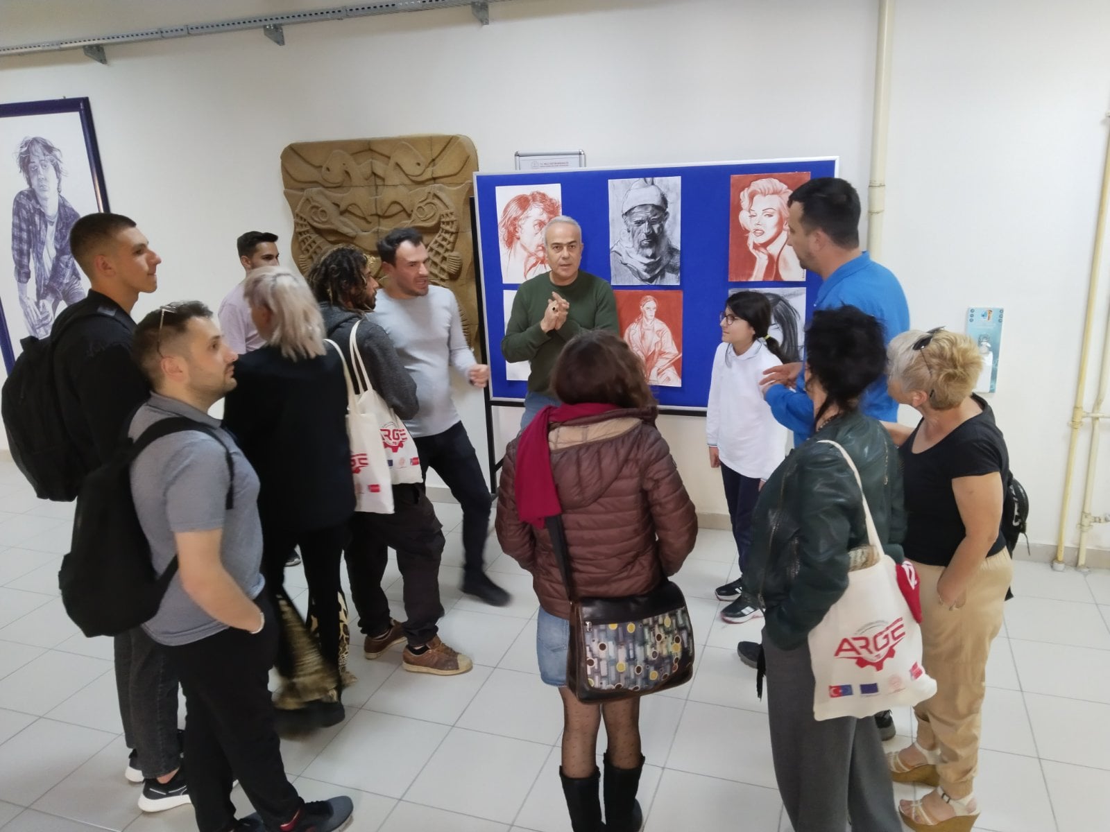 Out Can Be In – Прва мобилност - слика 6