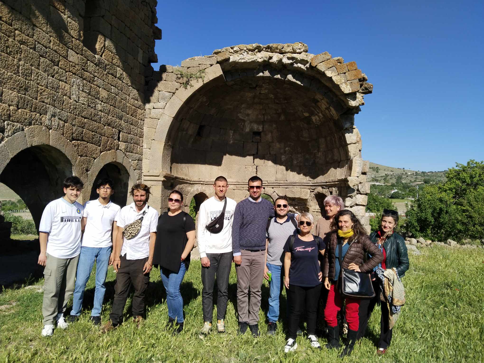 Out Can Be In – Прва мобилност